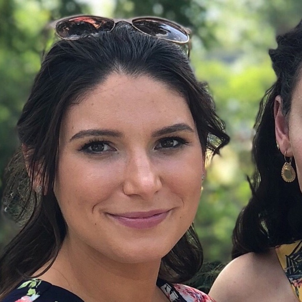 Meet your Posher, Alexis